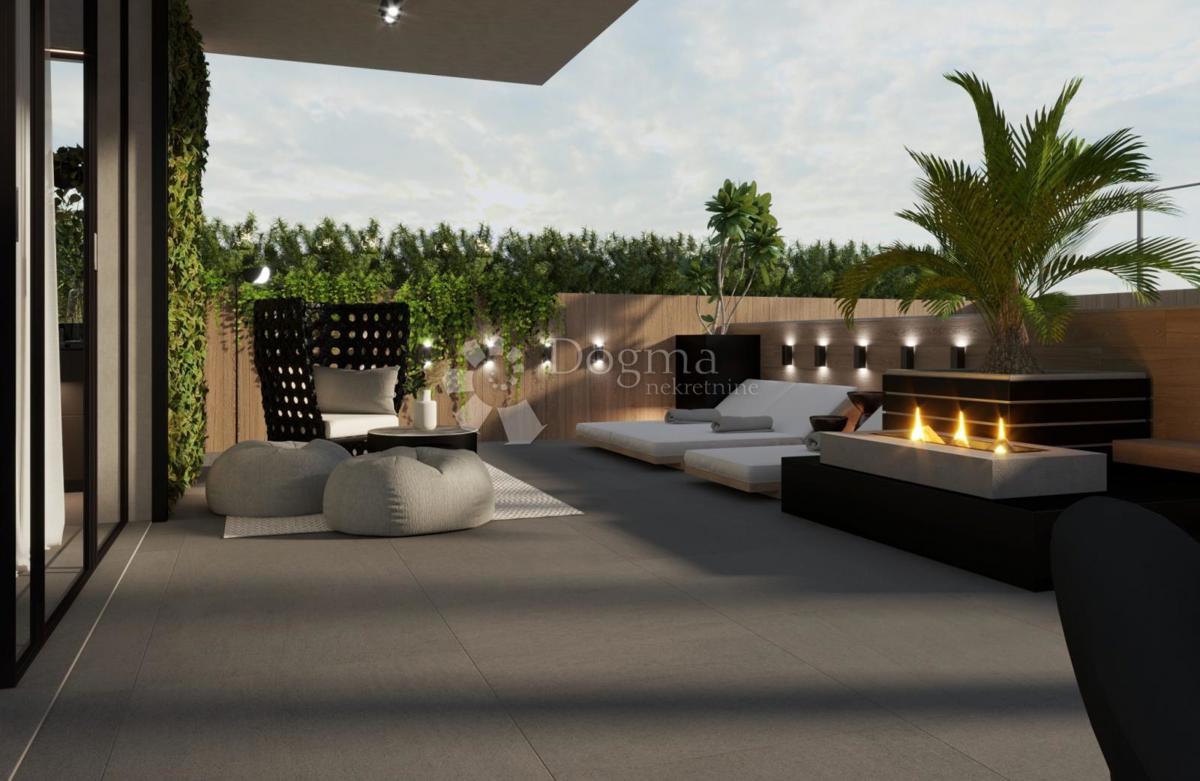 VILA OPATIJA - PENTHOUSE Z BAZENOM NA STREHI 