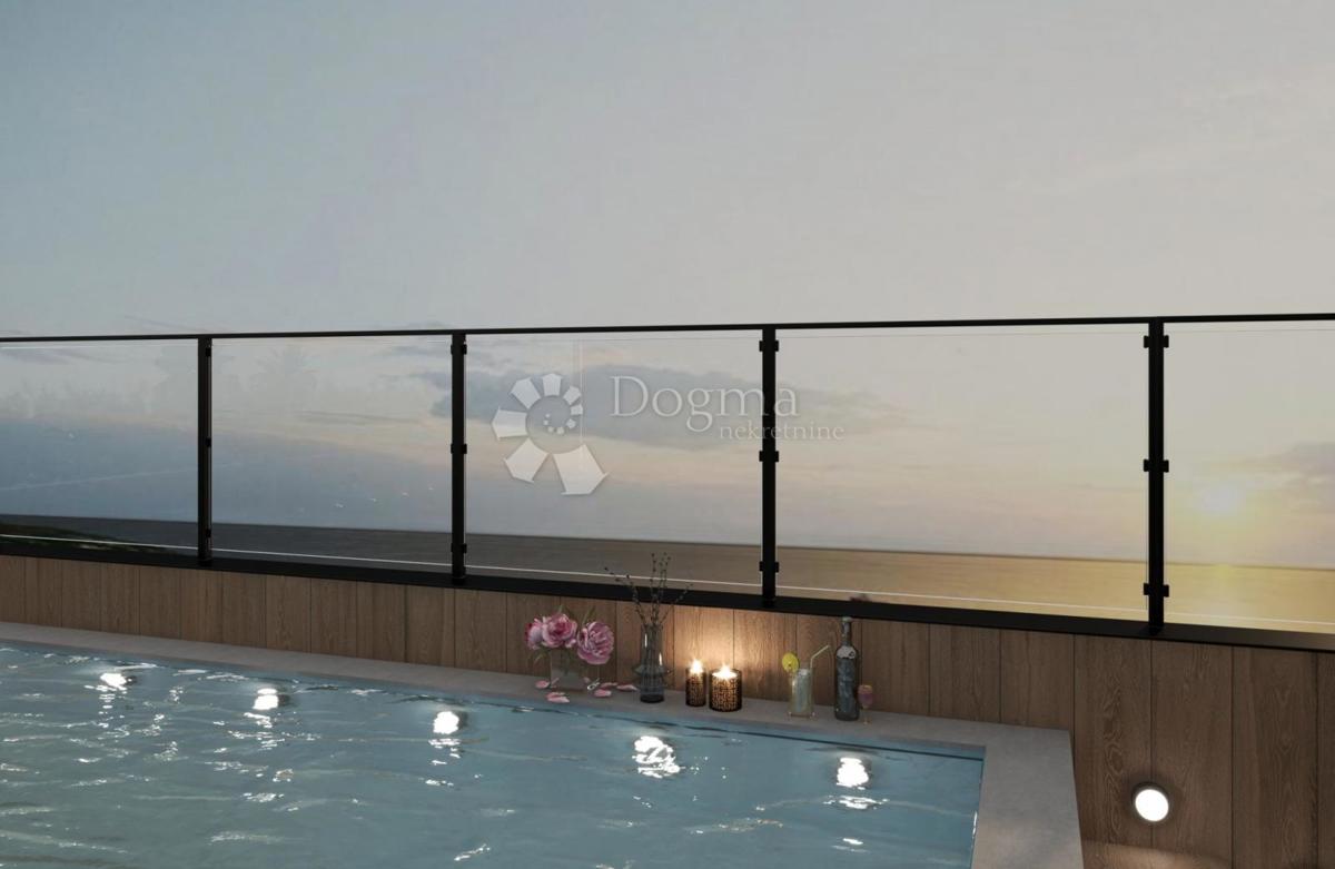 VILA OPATIJA - PENTHOUSE Z BAZENOM NA STREHI 