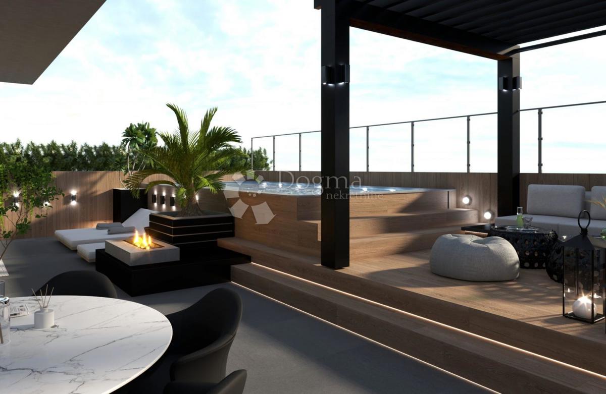 VILA OPATIJA - PENTHOUSE Z BAZENOM NA STREHI 
