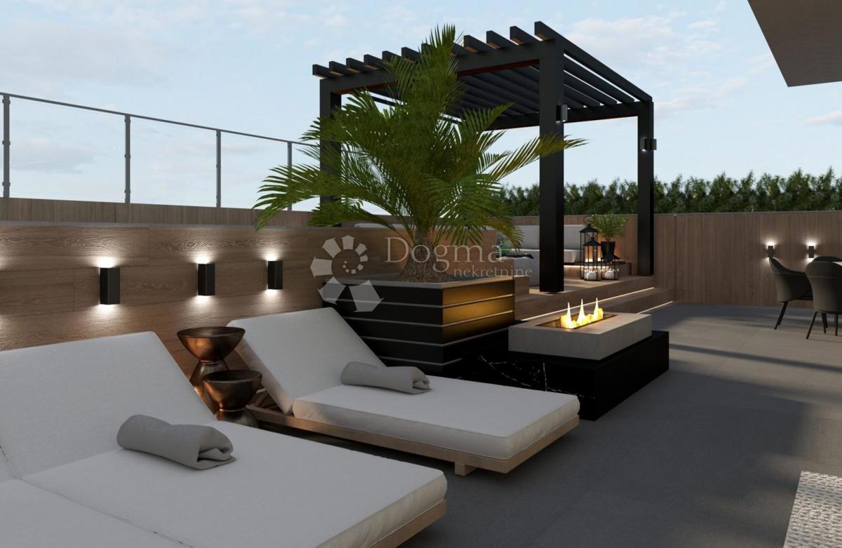 VILA OPATIJA - PENTHOUSE Z BAZENOM NA STREHI 