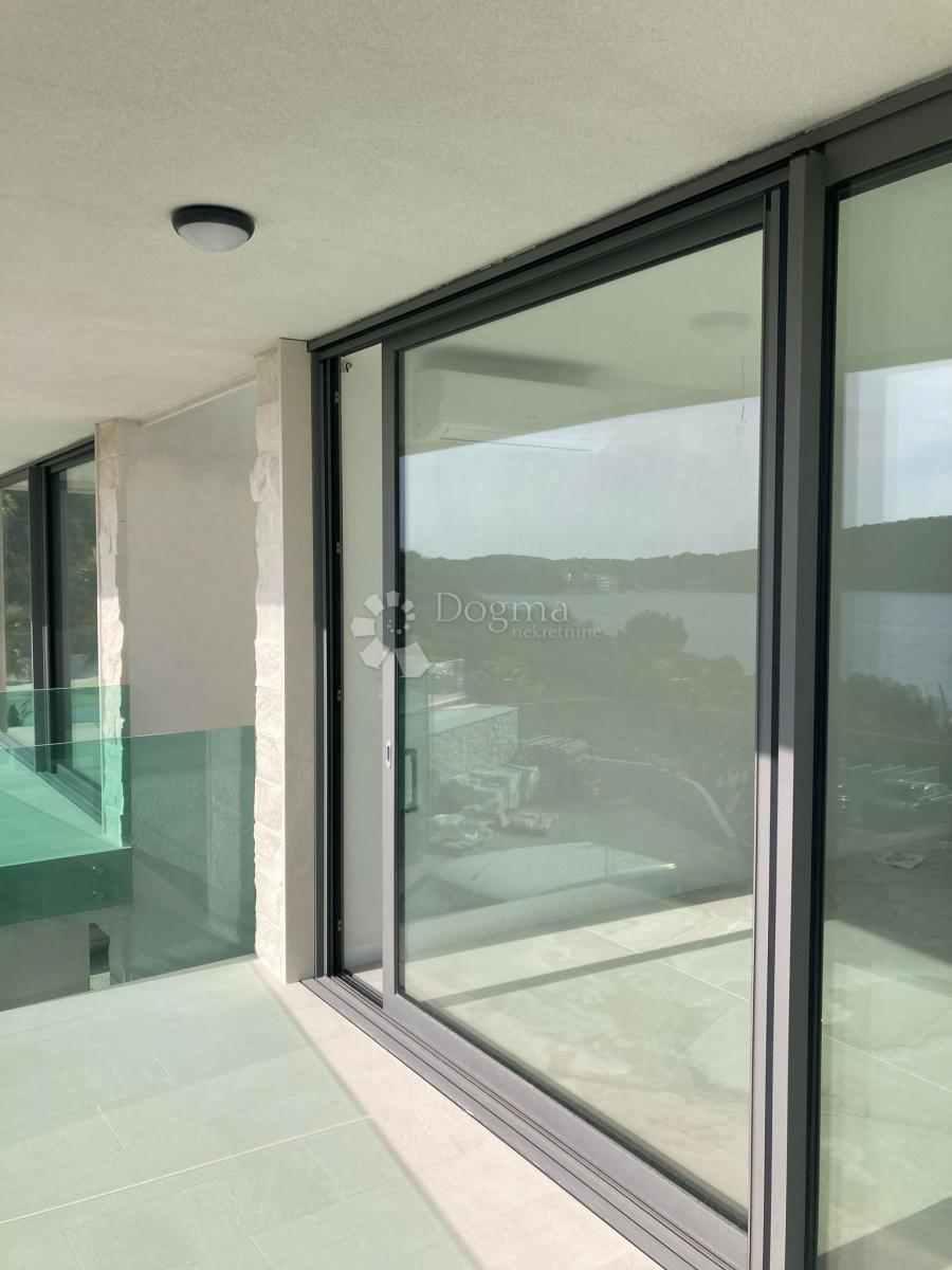 Lux Apartma Ražanj, Rogoznica