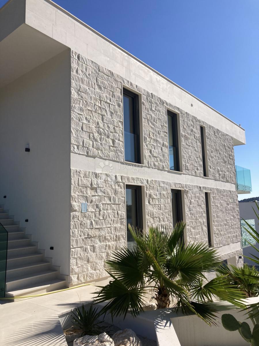 Lux Apartma Ražanj, Rogoznica