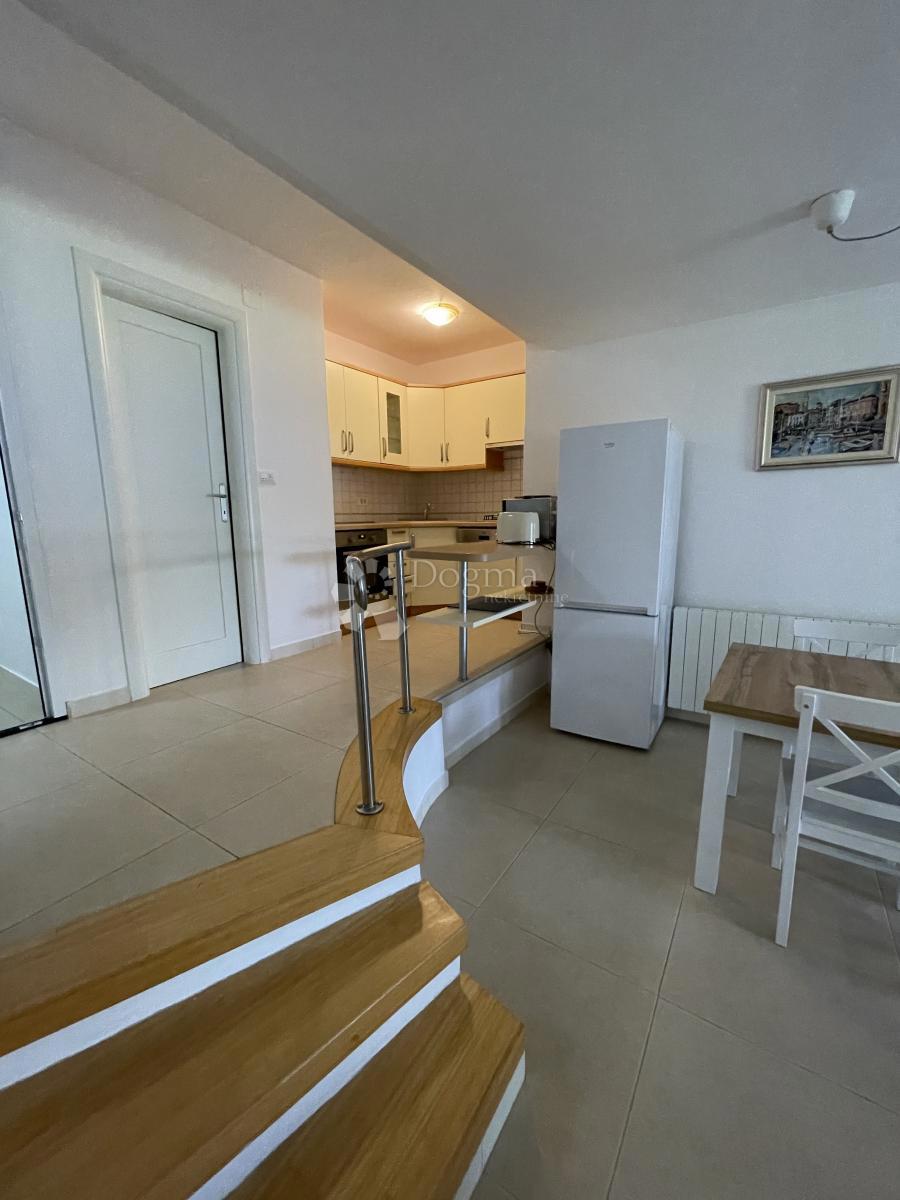 Stanovanje Banjole, Medulin, 70m2