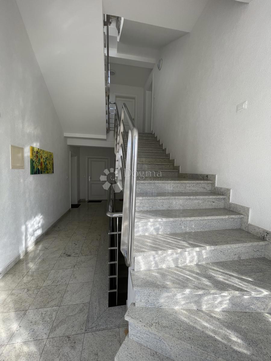 Stanovanje Banjole, Medulin, 70m2