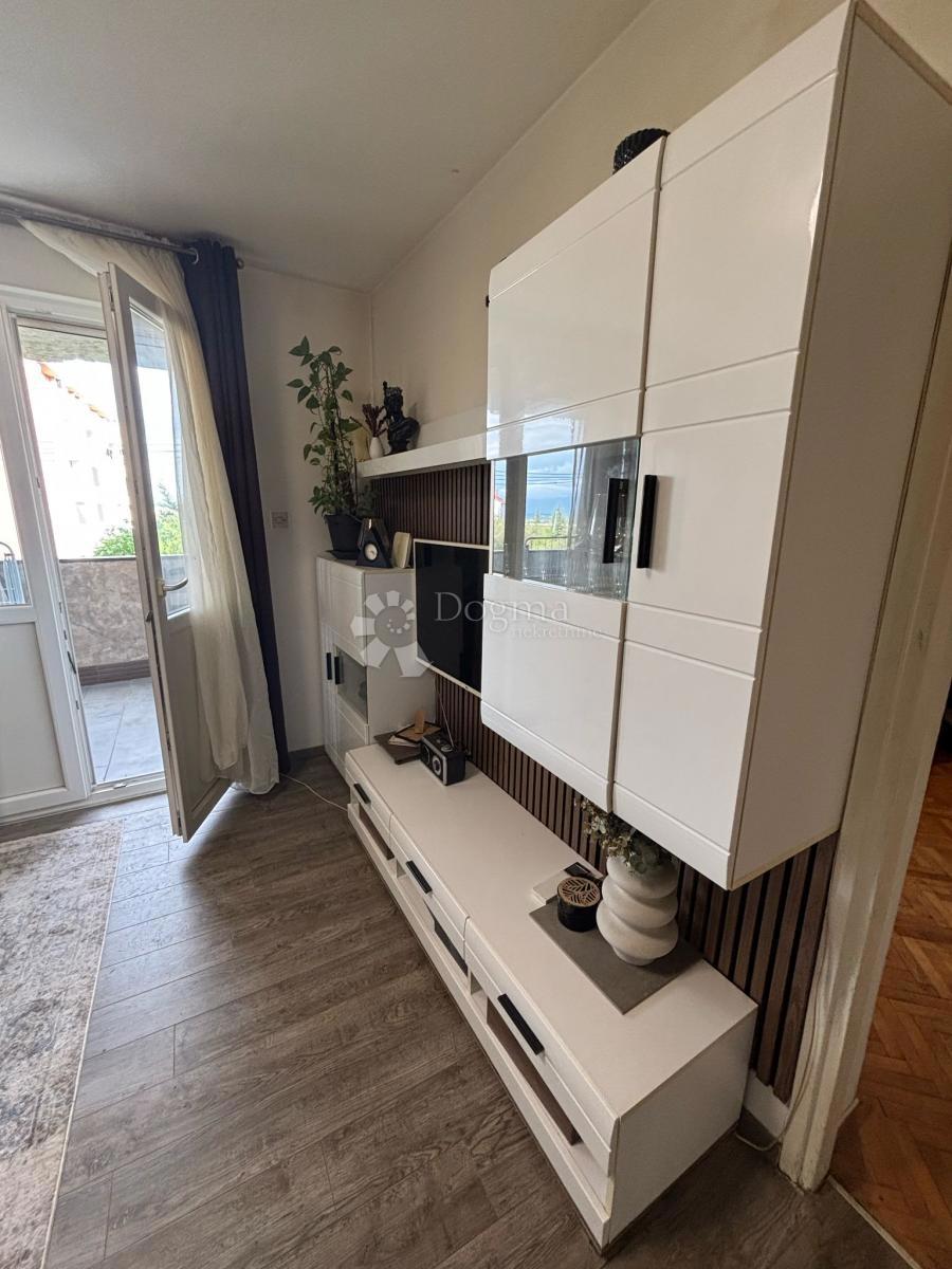 Stanovanje na super lokaciji 85m2 - Bazana, Sinj