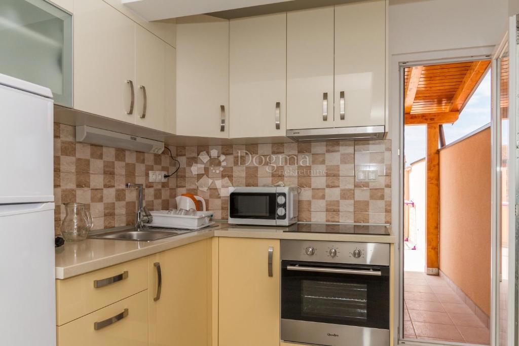Hiša Vodice, Centar, 300m2