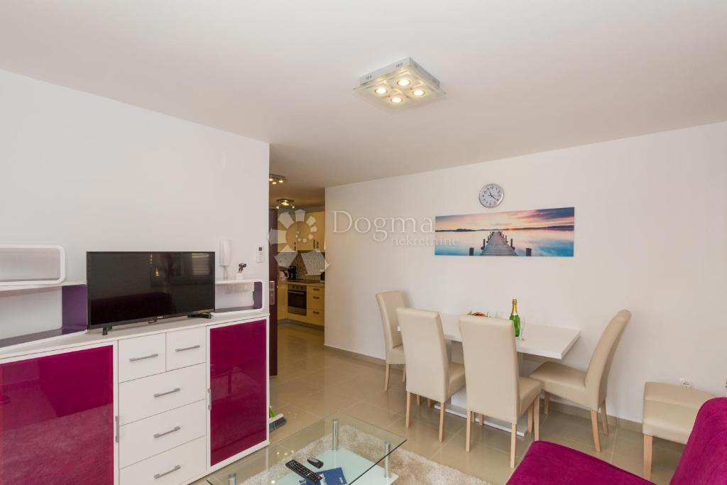 Hiša Vodice, Centar, 300m2