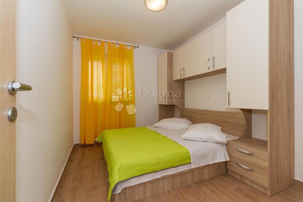 Hiša Vodice, Centar, 300m2