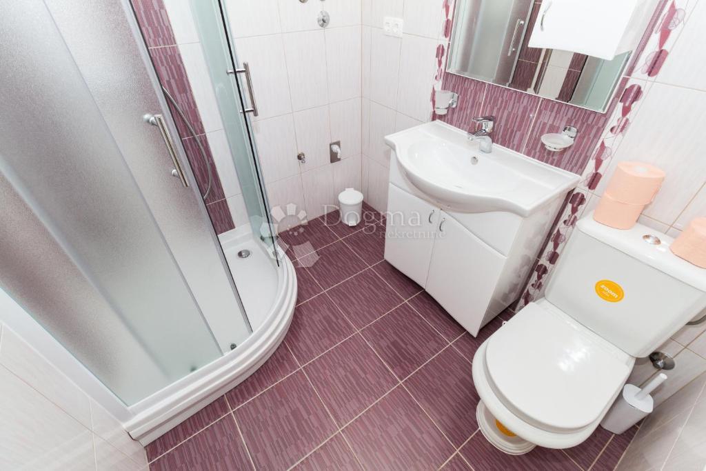 Hiša Vodice, Centar, 300m2