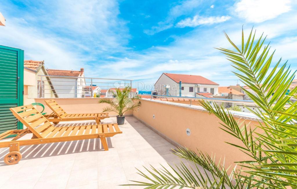 Hiša Vodice, Centar, 300m2