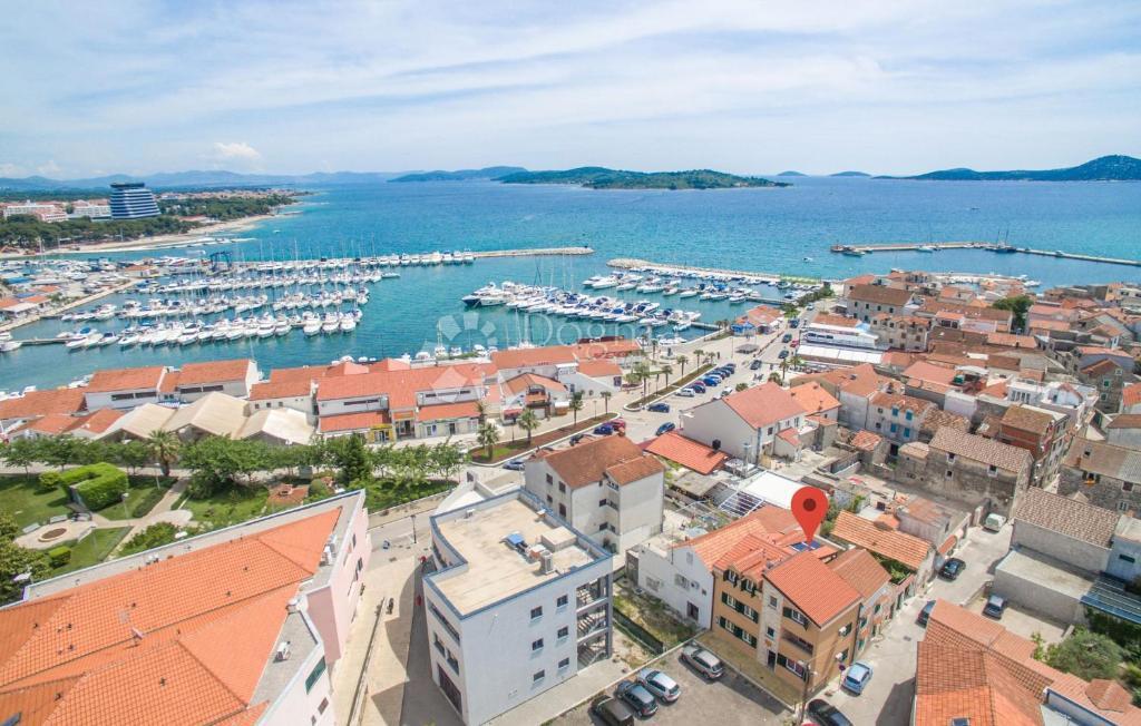 Hiša Vodice, Centar, 300m2