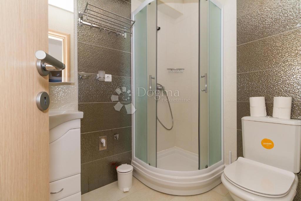 Hiša Vodice, Centar, 300m2