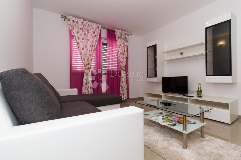 Hiša Vodice, Centar, 300m2