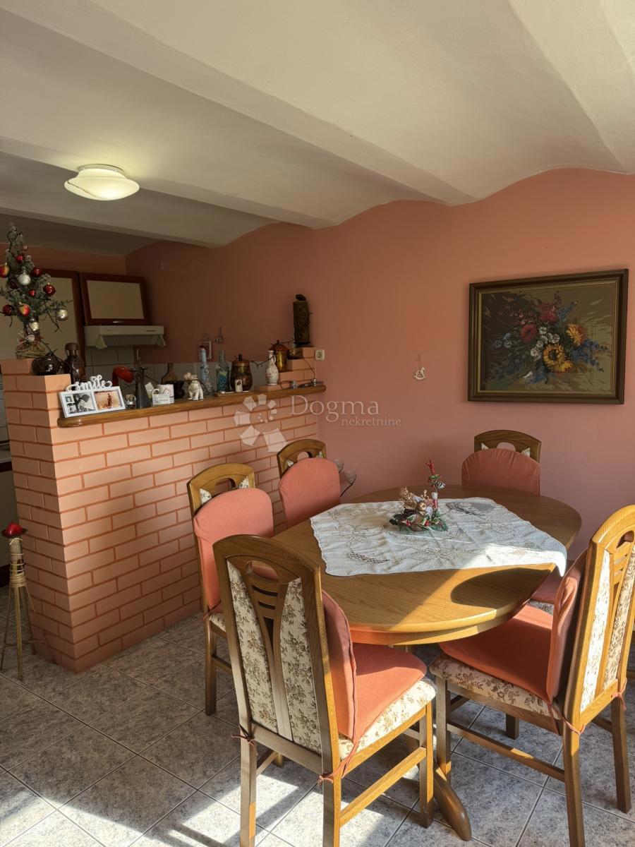 Hiša Konak, Vrbovec, 240m2