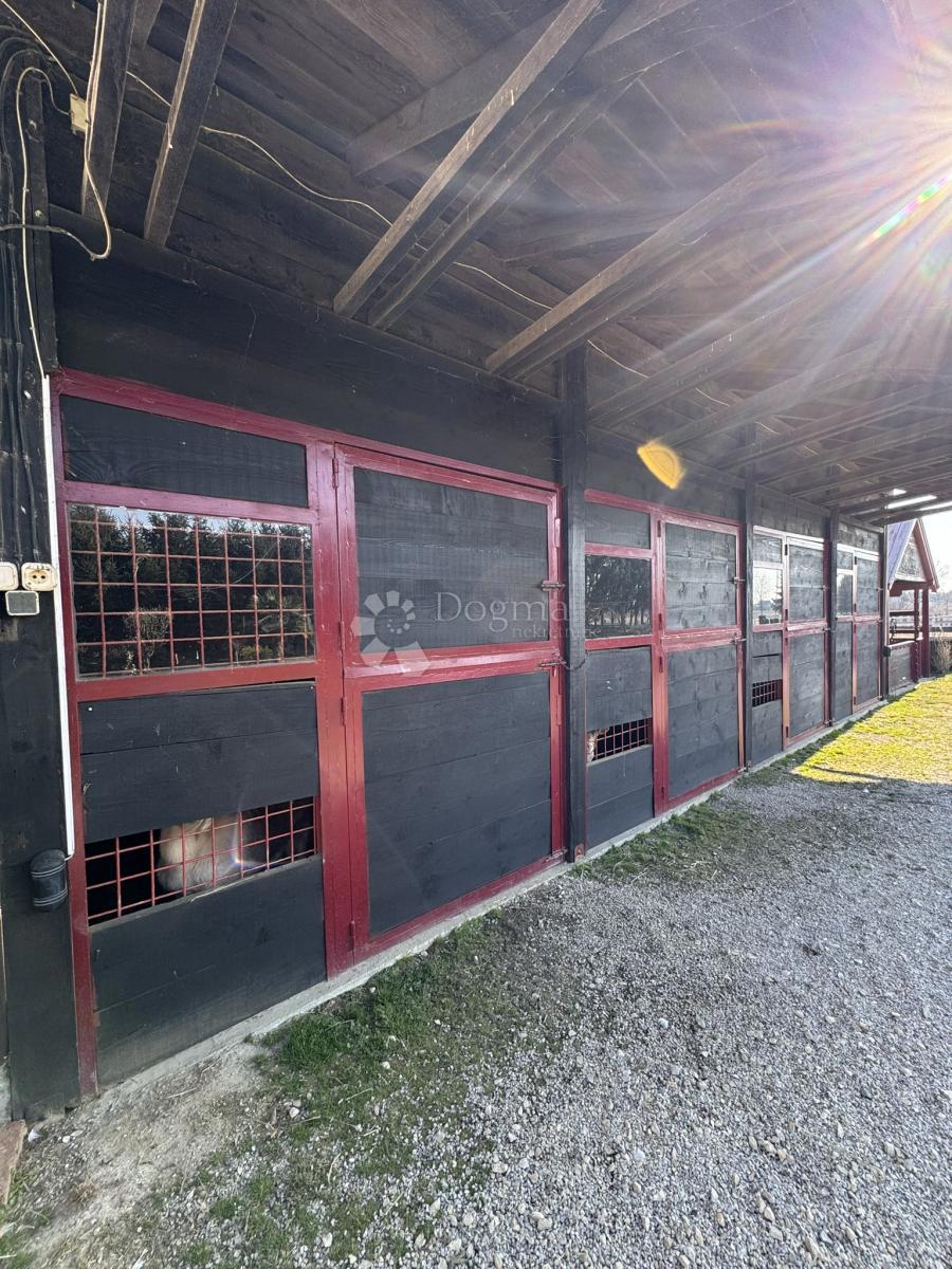 Hiša Konak, Vrbovec, 240m2