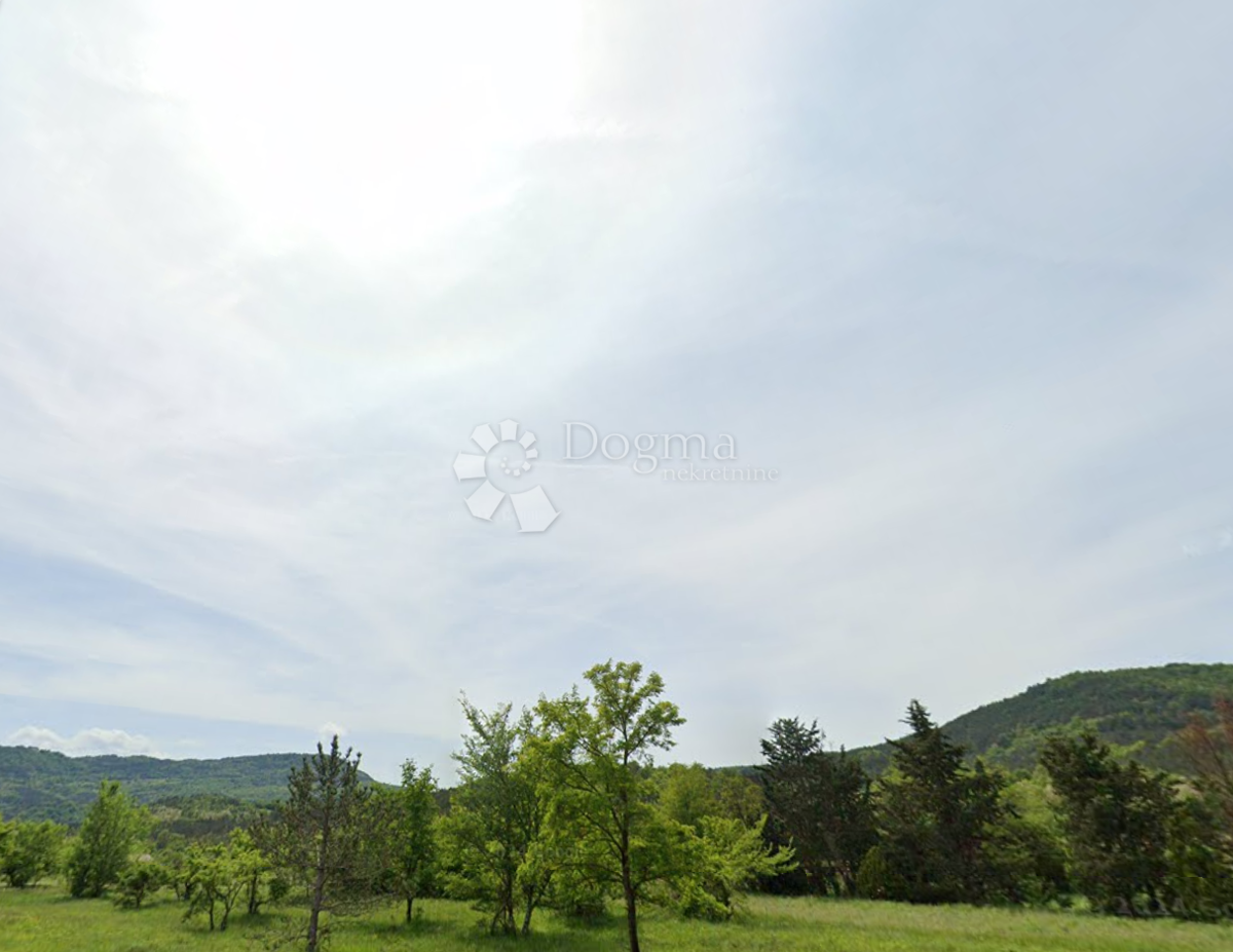 Zemljišče Žminj, 1.072m2