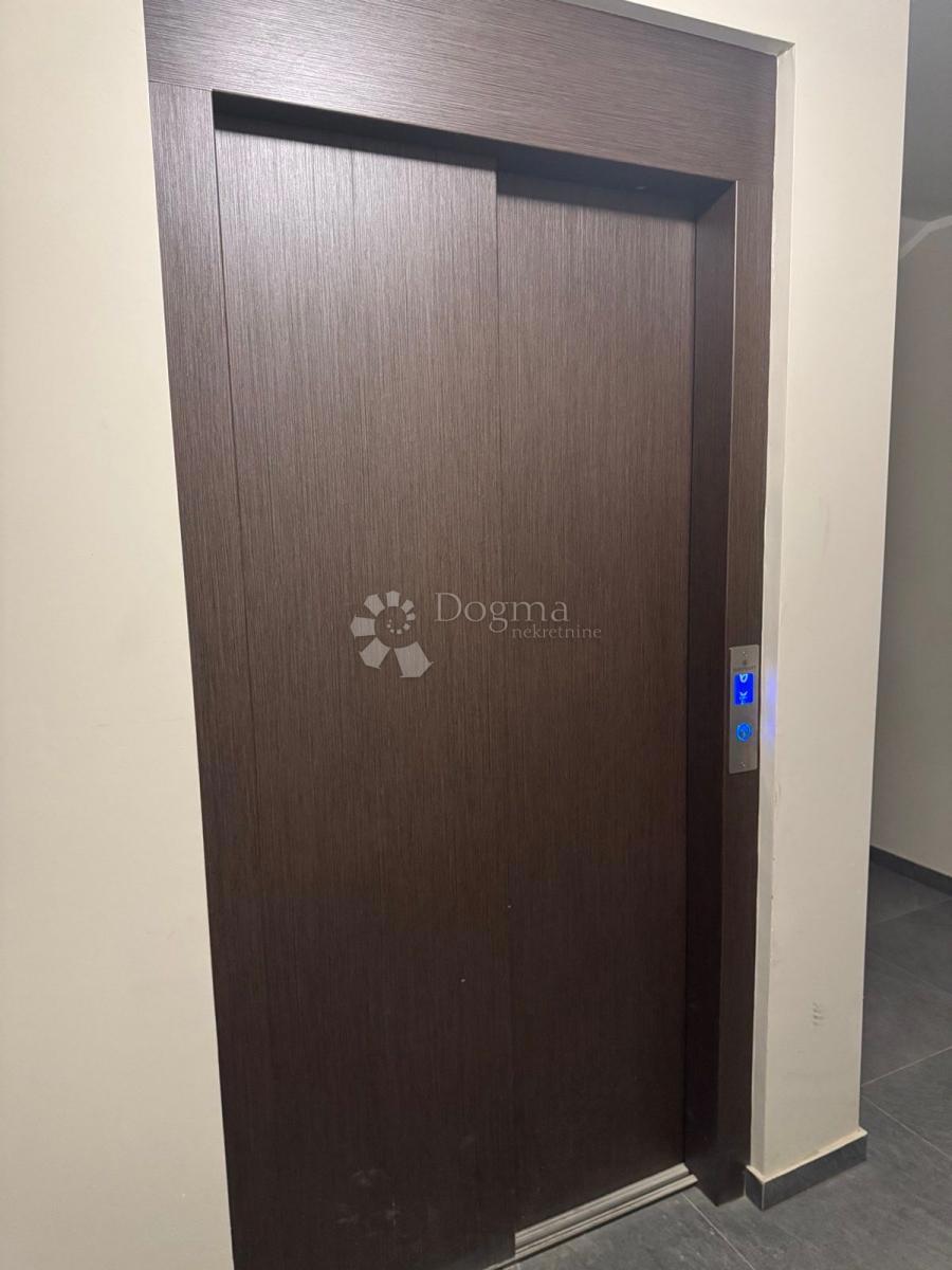 DVOSOBNO DRUŽINSKO STANOVANJE V STAVBI Z DVIGALOM - CENTER