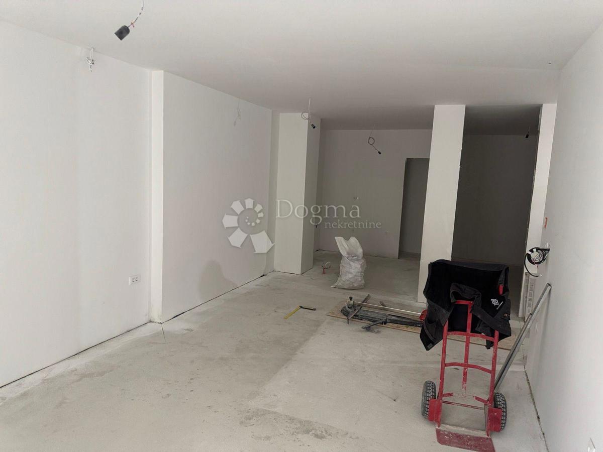 DVOSOBNO DRUŽINSKO STANOVANJE V STAVBI Z DVIGALOM - CENTER