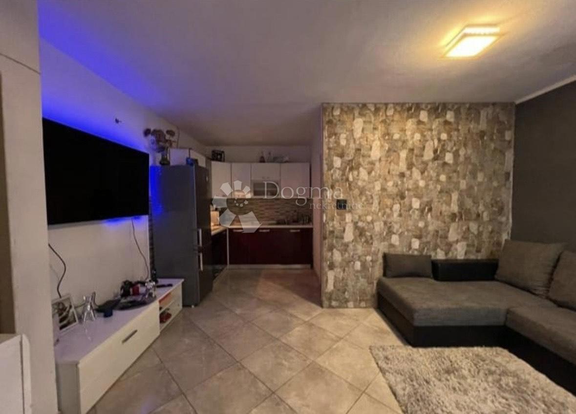 Stanovanje Drenova, Rijeka, 55m2