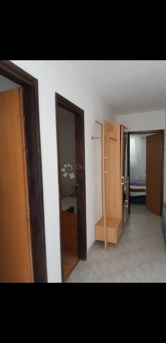 Hiša Cesarica, Karlobag, 105m2