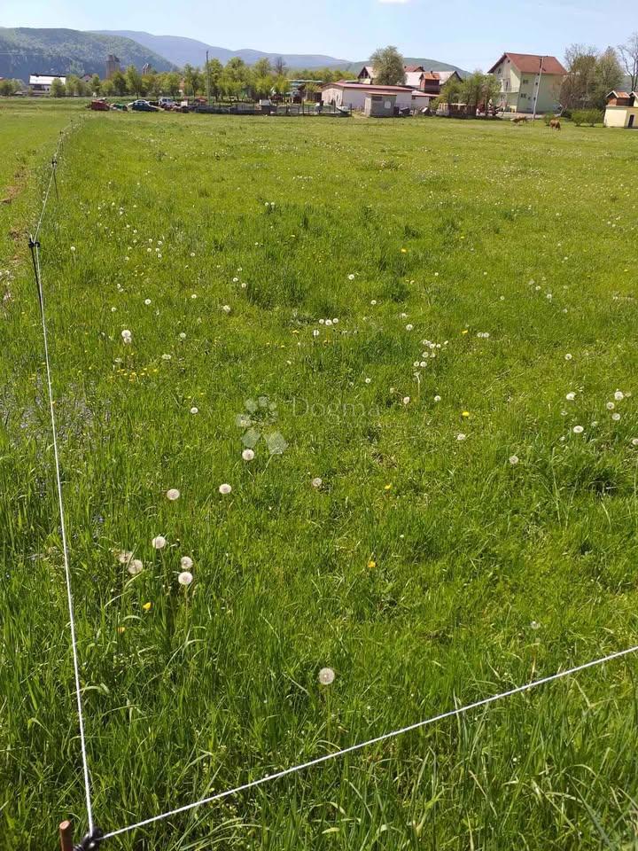 Zazidljivo zemljišče Brinje, 2.406m2