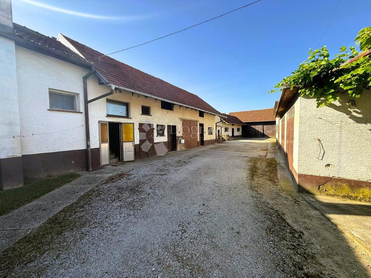 Hiša Strahoninec, 128m2