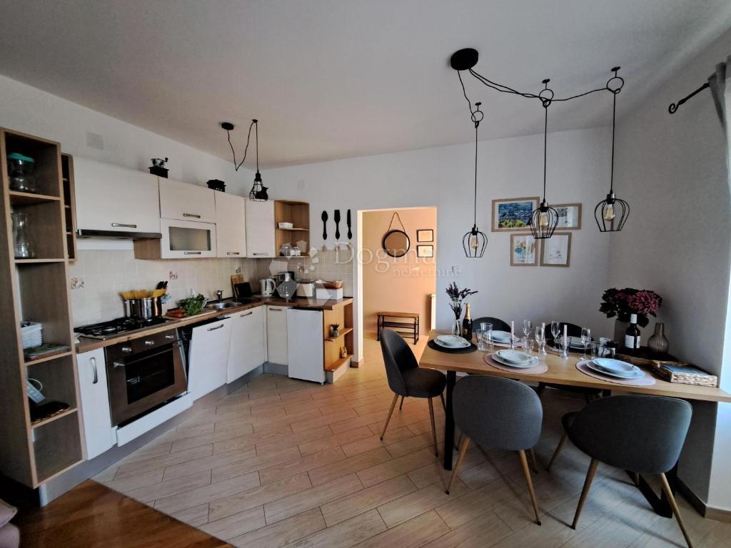 Hiša Ičići, Opatija - Okolica, 220m2