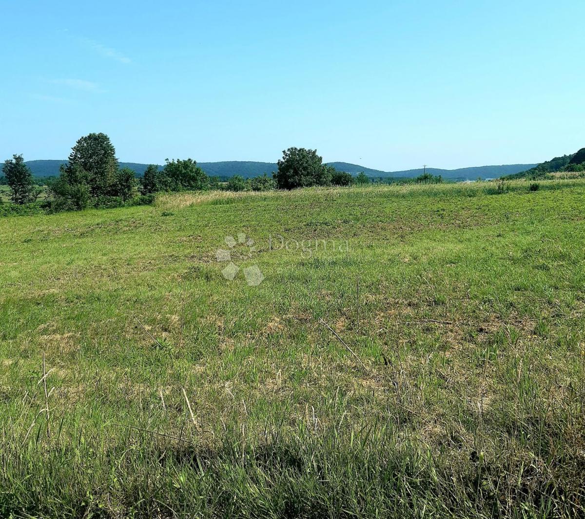 Zazidljivo zemljišče Ogulin, 1.021m2