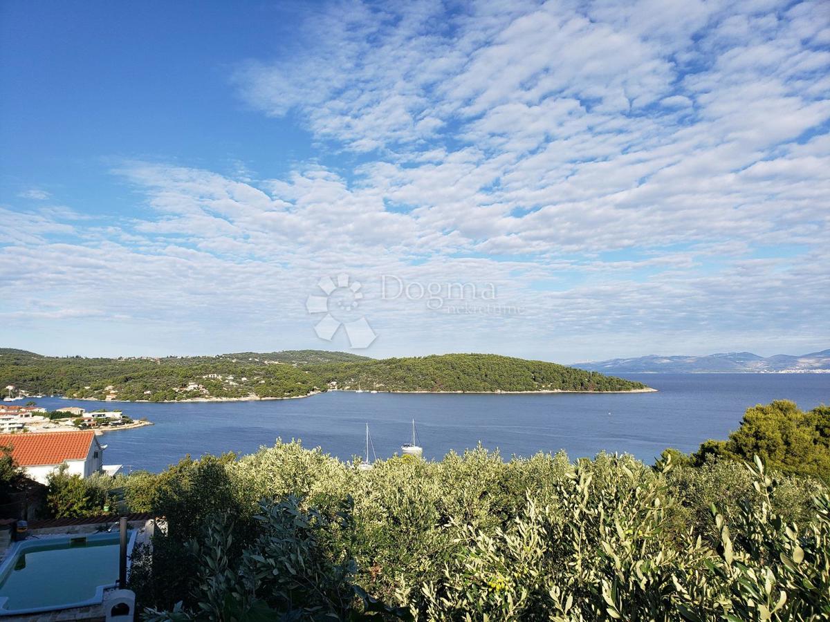 Atraktivno gradbeno zemljišče 848m2 - Šolta