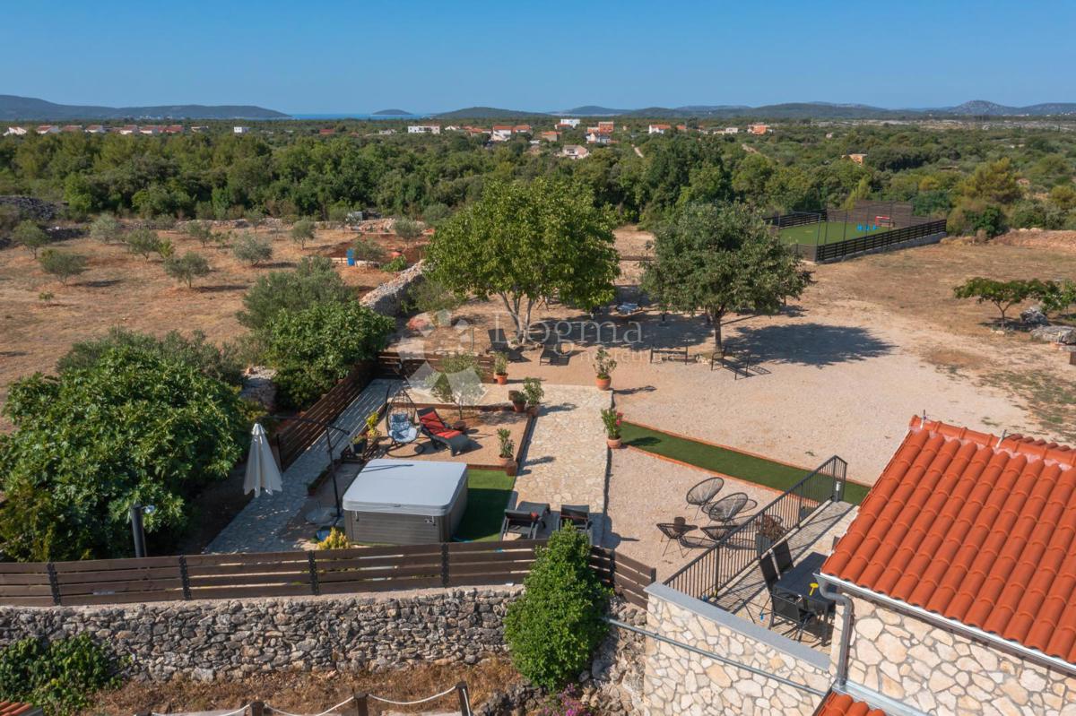 Hiša Zaton, Šibenik - Okolica, 125m2