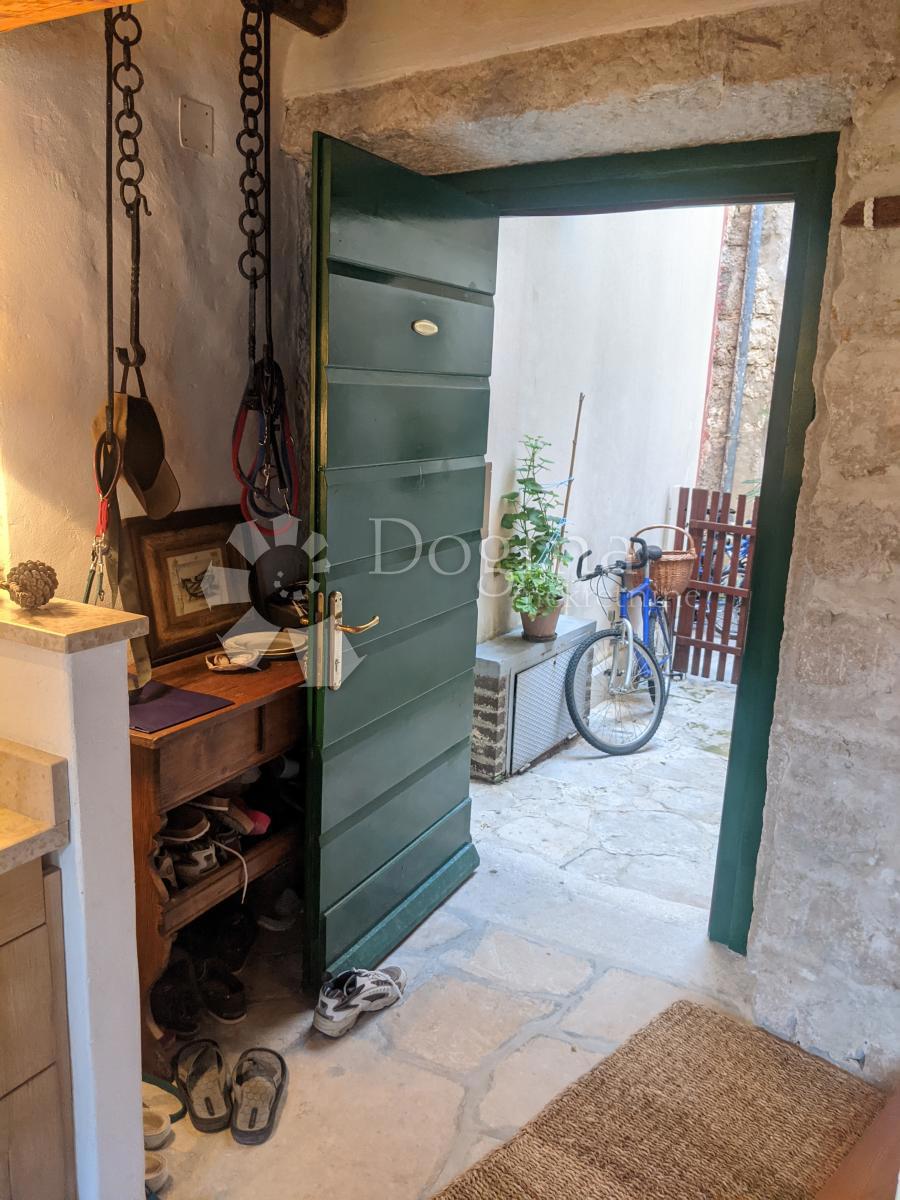 Hiša Rovinj, 102m2
