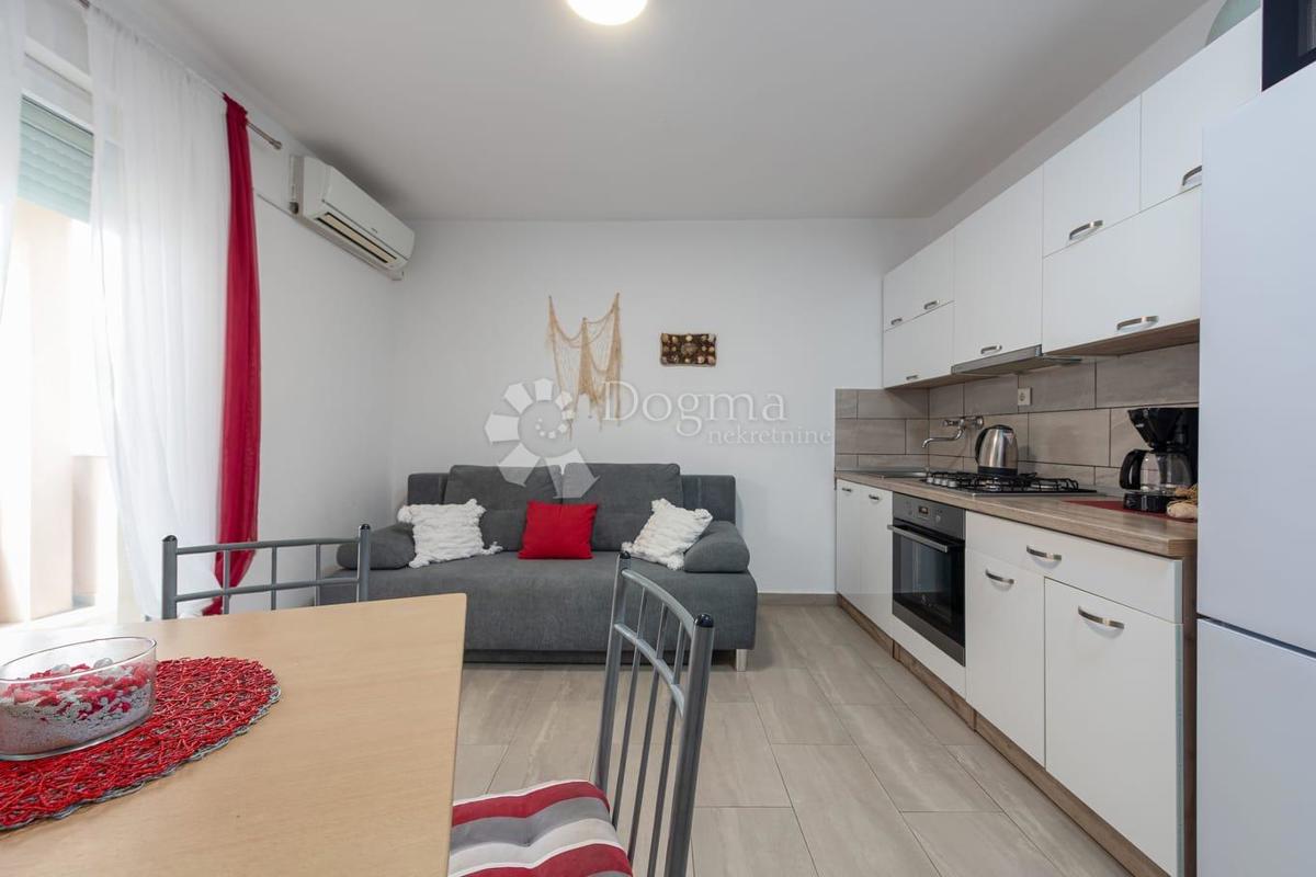 Apartma Cesarica, Karlobag, 32,76m2