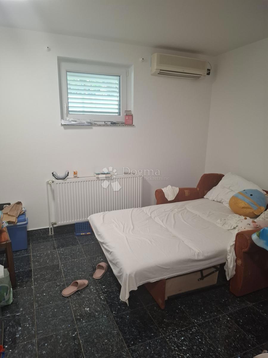 Stanovanje Povljana, 64m2