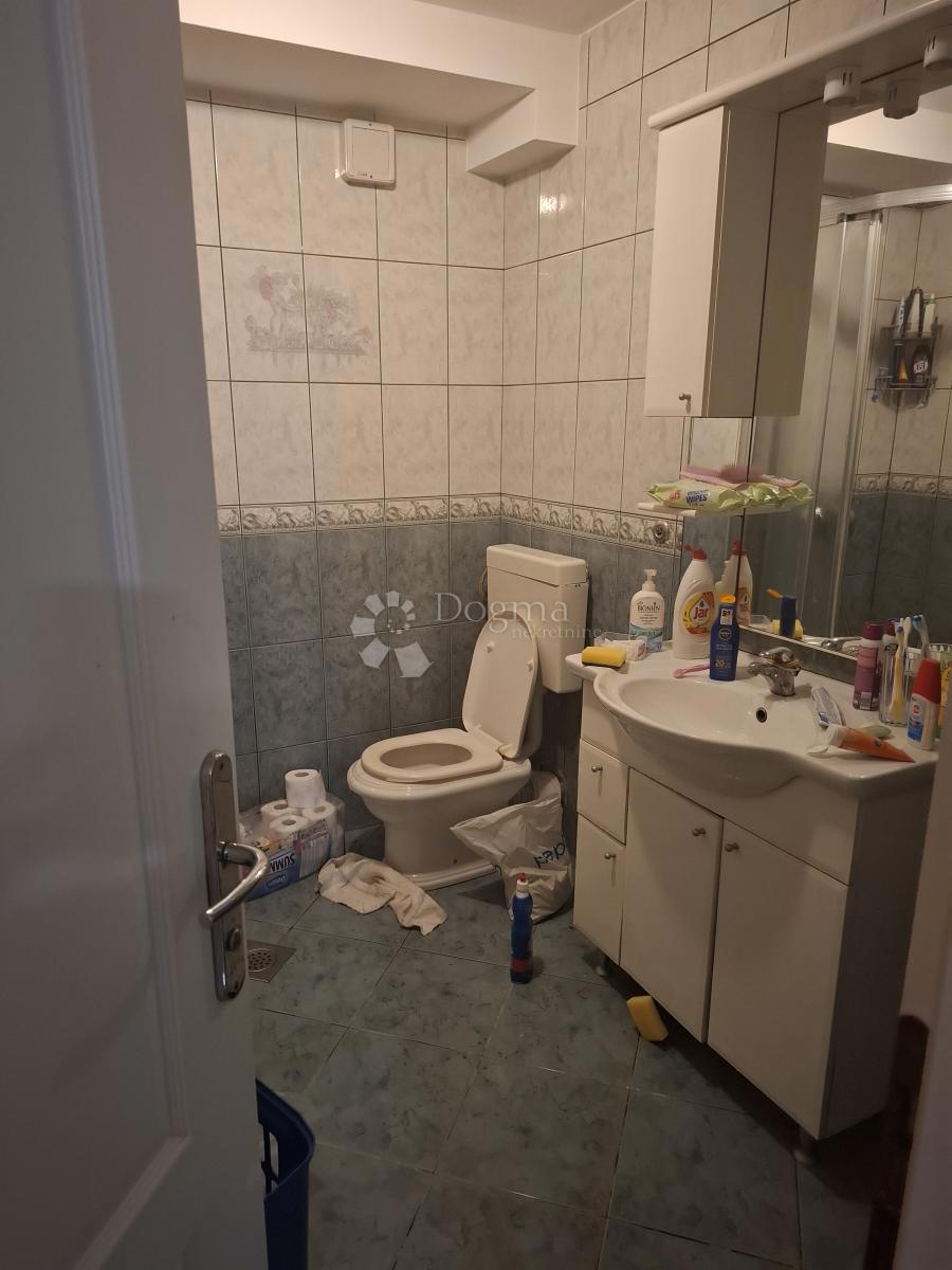 Stanovanje Povljana, 64m2