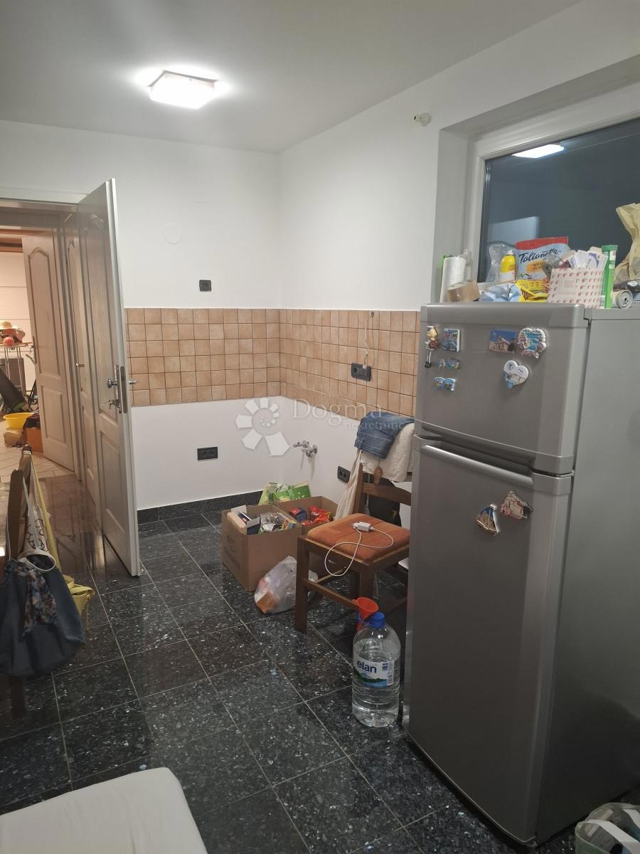 Stanovanje Povljana, 64m2