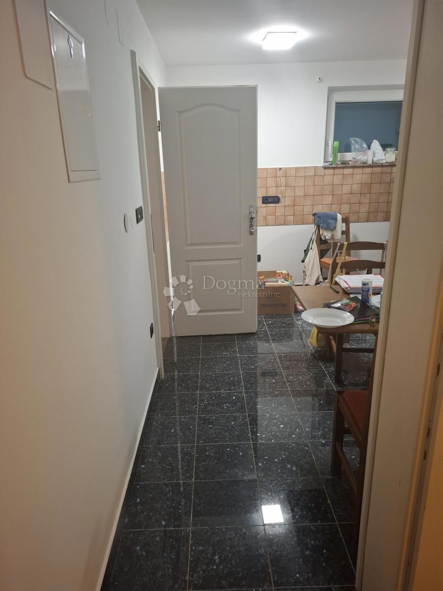 Stanovanje Povljana, 64m2