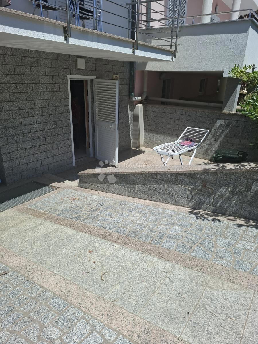 Stanovanje Povljana, 64m2