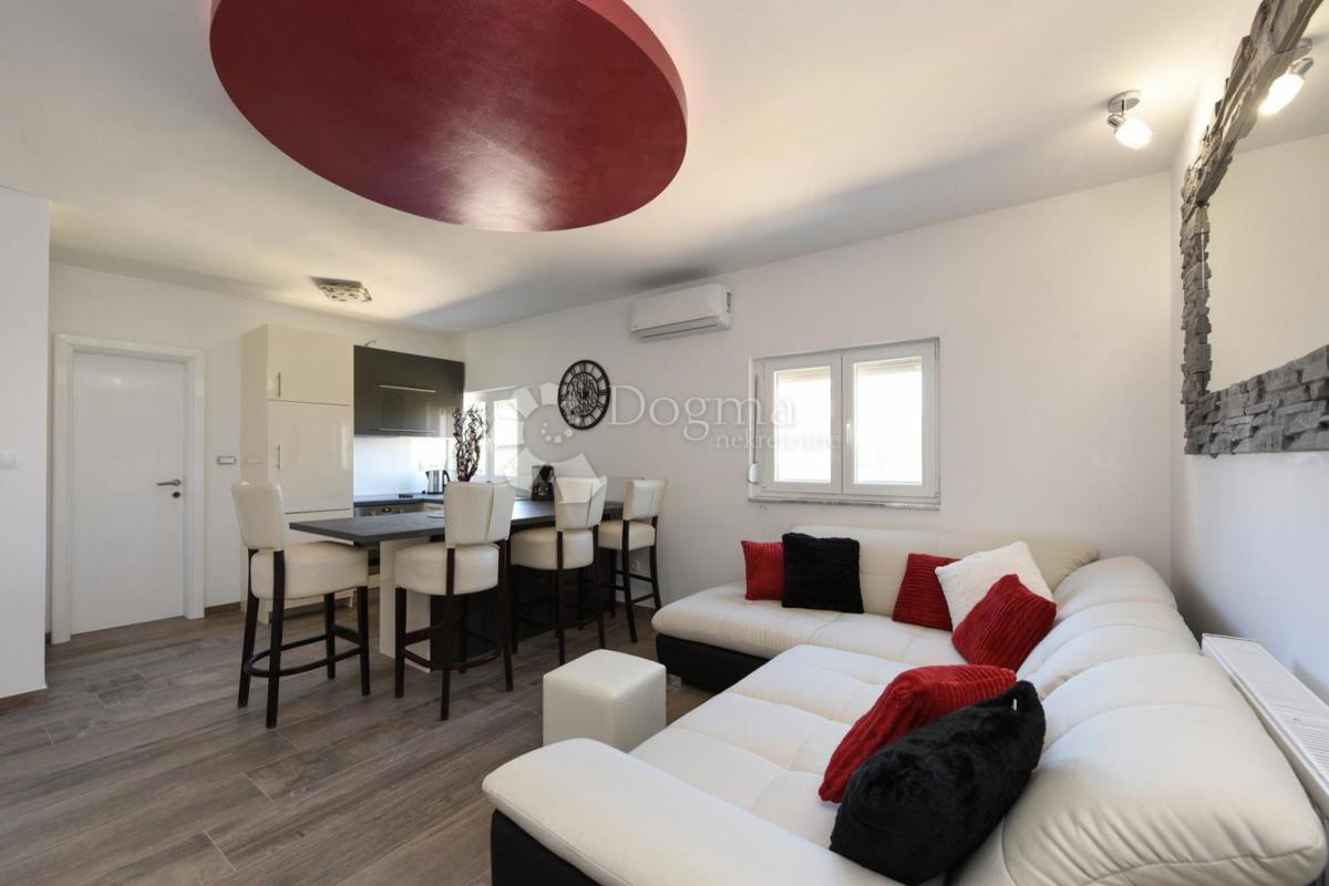 Hiša Plovanija, Zadar, 550m2