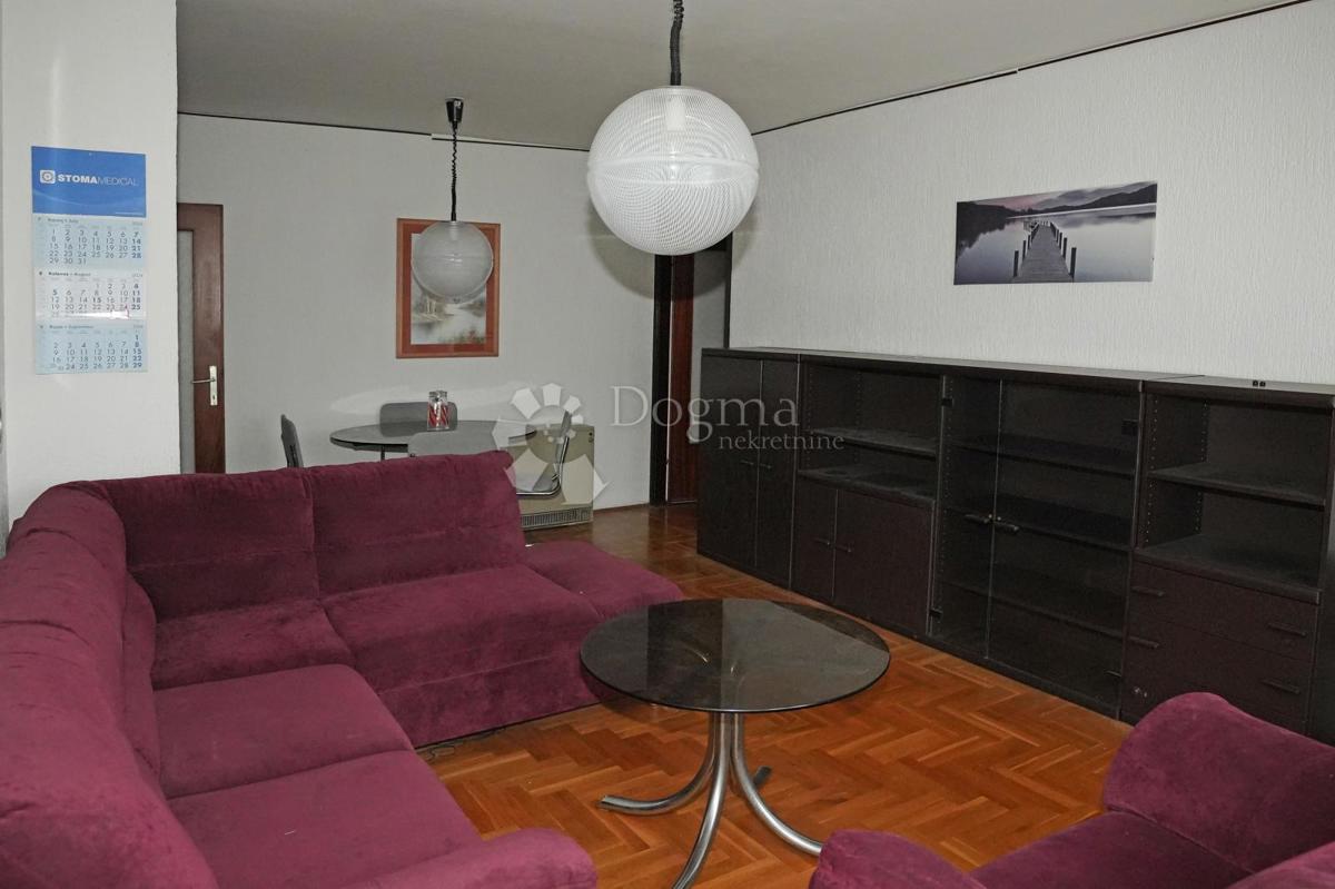 EKSKLUZIVNO VRHUNSKI APARTMA S TERASO IN DVIGALOM 55,74 M2 - Pula/Šijana