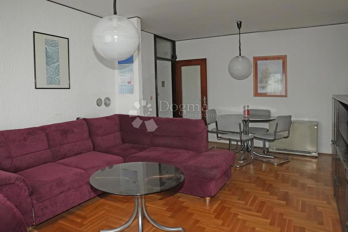 EKSKLUZIVNO VRHUNSKI APARTMA S TERASO IN DVIGALOM 55,74 M2 - Pula/Šijana