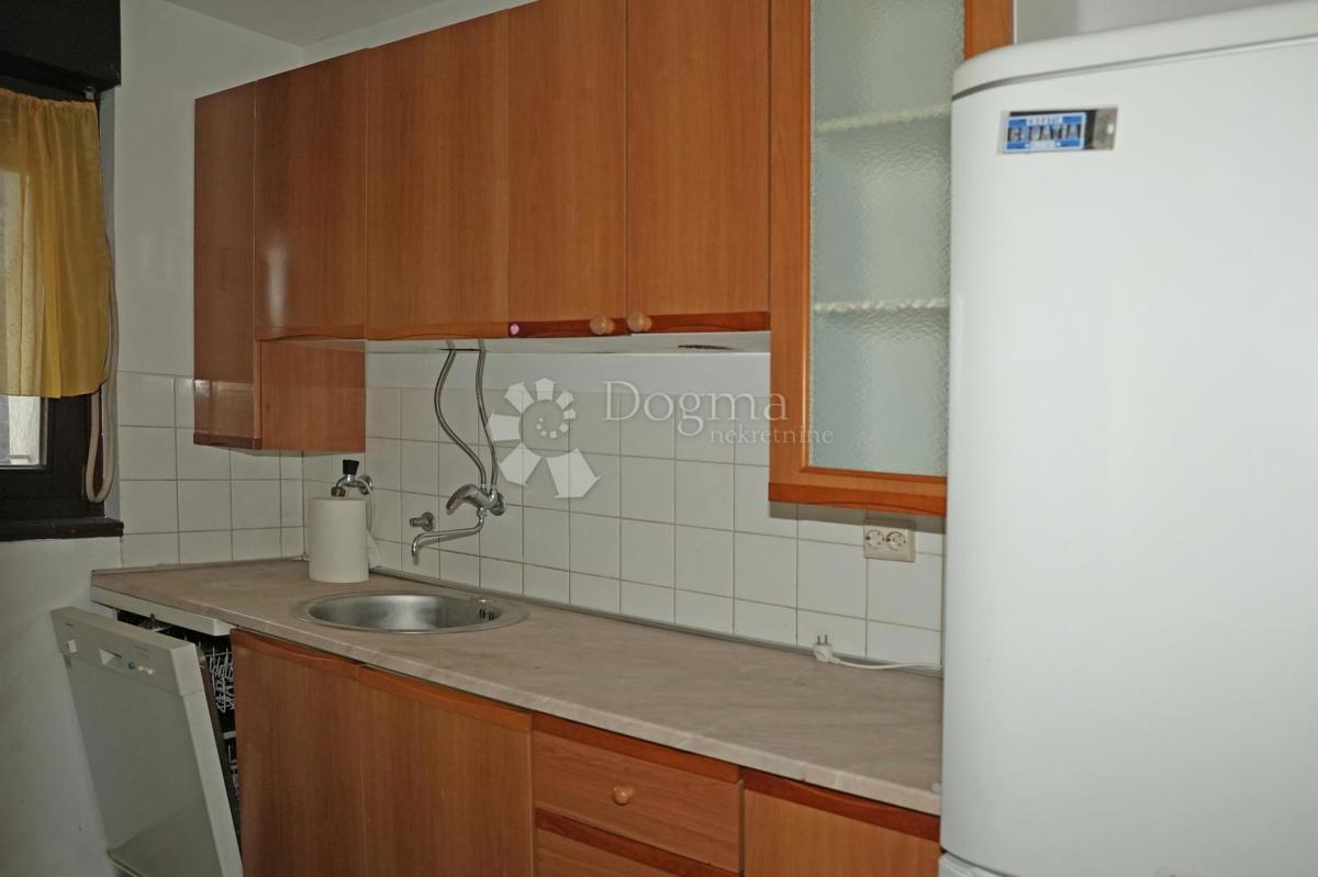 EKSKLUZIVNO VRHUNSKI APARTMA S TERASO IN DVIGALOM 55,74 M2 - Pula/Šijana