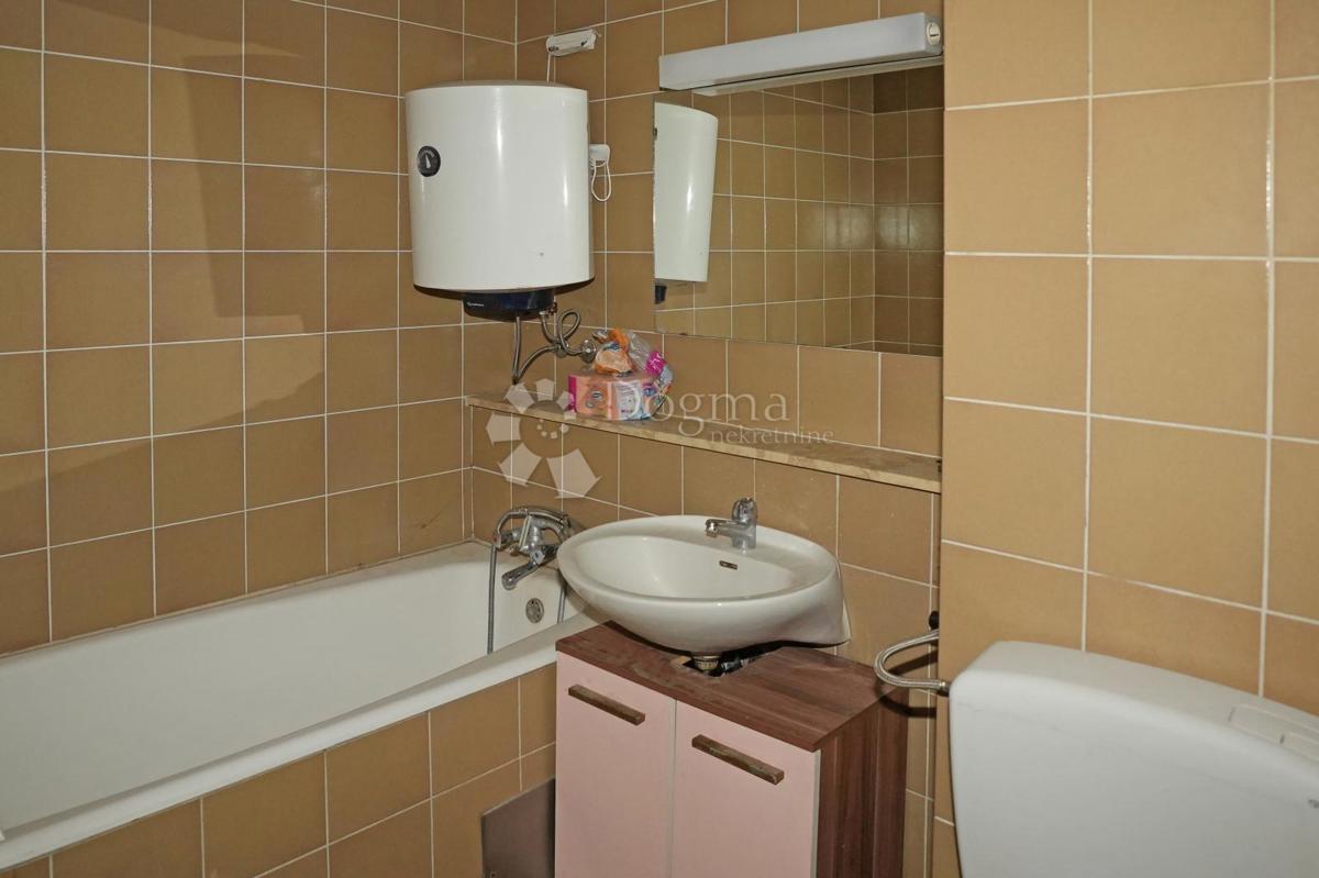 EKSKLUZIVNO VRHUNSKI APARTMA S TERASO IN DVIGALOM 55,74 M2 - Pula/Šijana