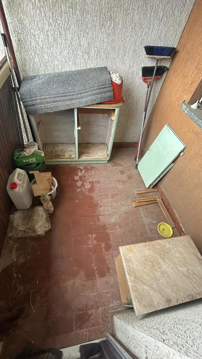 EKSKLUZIVNO VRHUNSKI APARTMA S TERASO IN DVIGALOM 55,74 M2 - Pula/Šijana