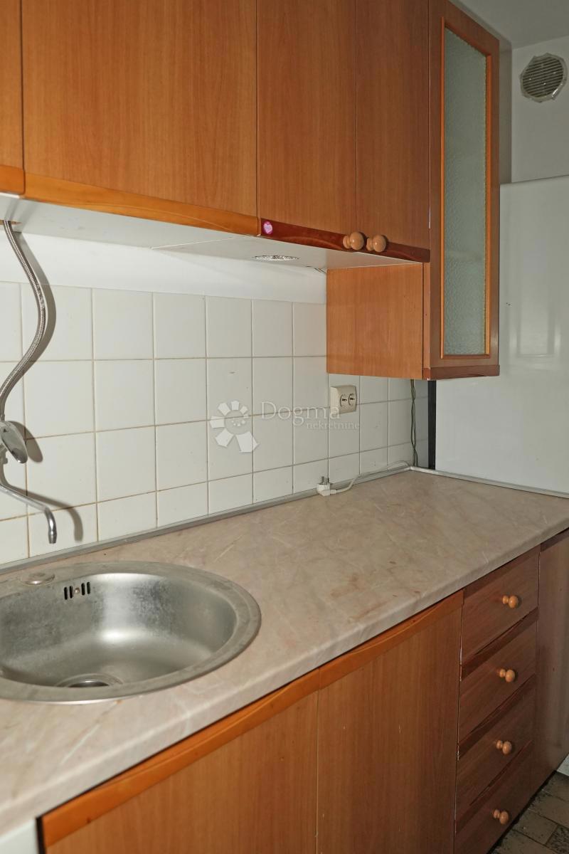 EKSKLUZIVNO VRHUNSKI APARTMA S TERASO IN DVIGALOM 55,74 M2 - Pula/Šijana