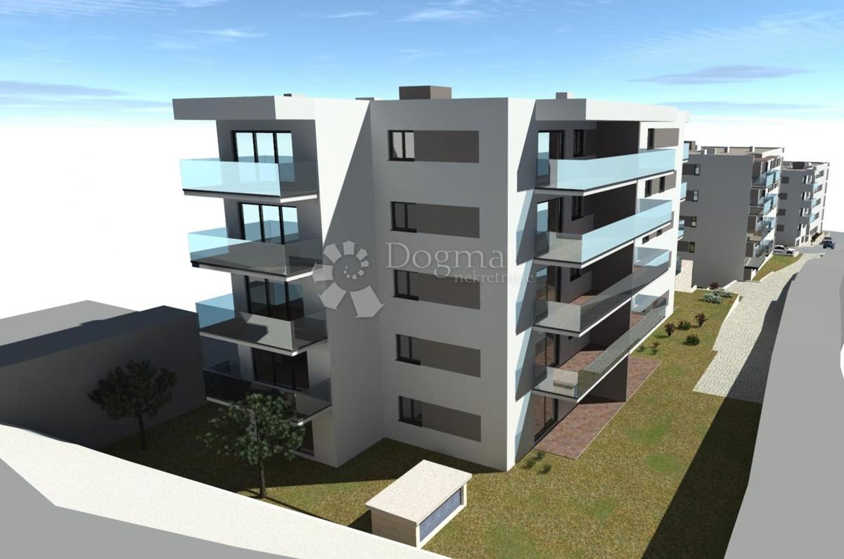 NOVOGRADNJA SEGET DONJI, DVOSOBNO STANOVANJE – 200 M OD MORJA!!