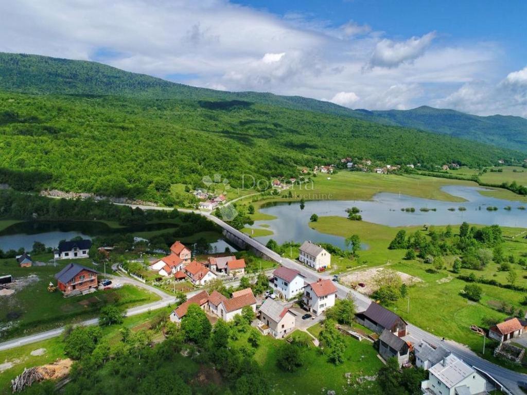 Zazidljivo zemljišče Jezerane, Brinje, 3.200m2
