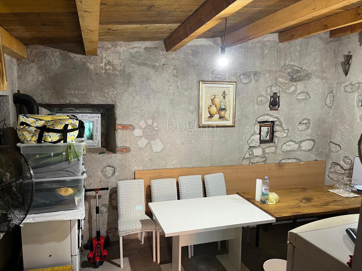 PRILOŽNOST – center Brtonigle, 84 m², možnost gradnje do 2 nadstropij