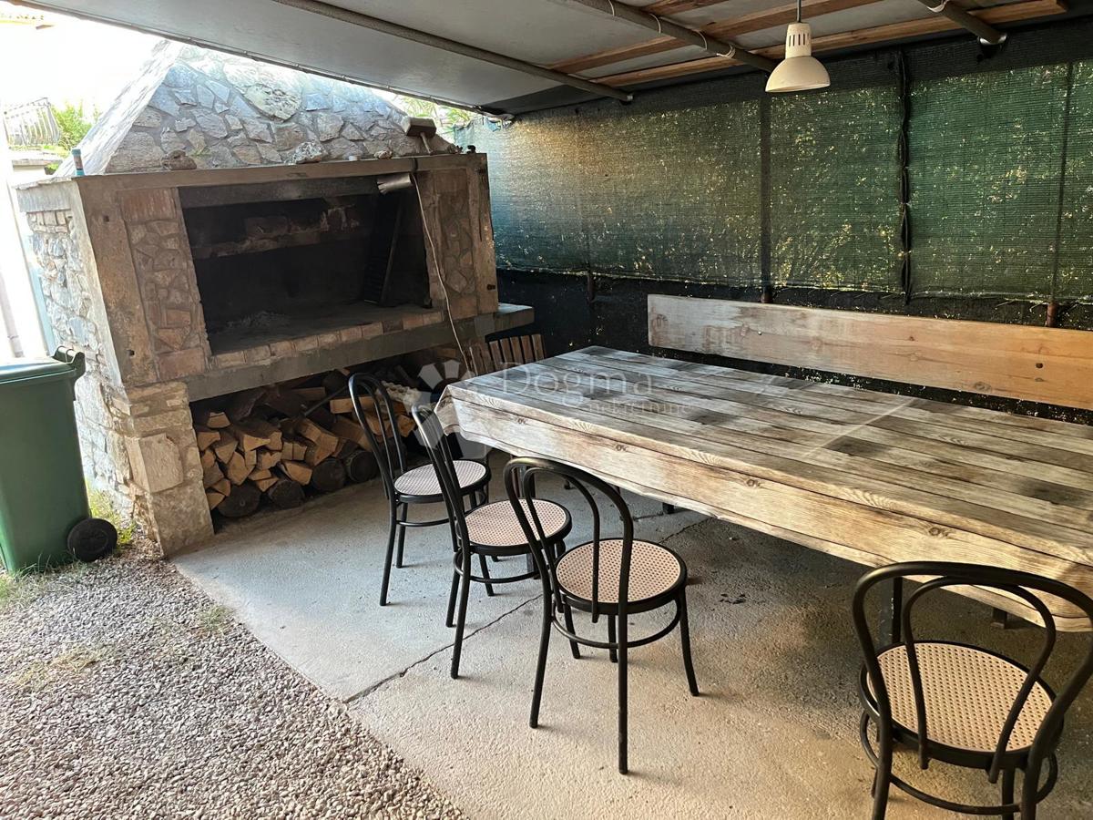 PRILOŽNOST – center Brtonigle, 84 m², možnost gradnje do 2 nadstropij