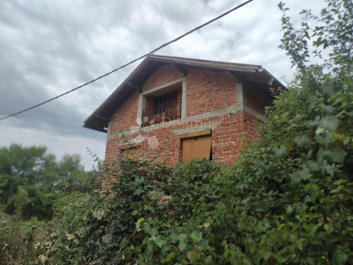 Hiša Dugo Selo Lasinjsko, Gvozd, 144m2