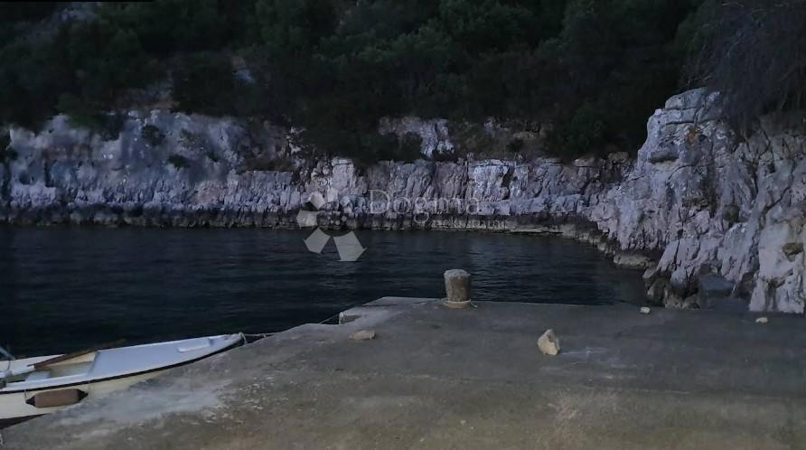 Zazidljivo zemljišče Skrivena Luka, Lastovo, 471m2